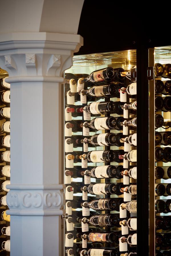 Oddfellows On The Park Cheadle  Exterior foto Wine rack