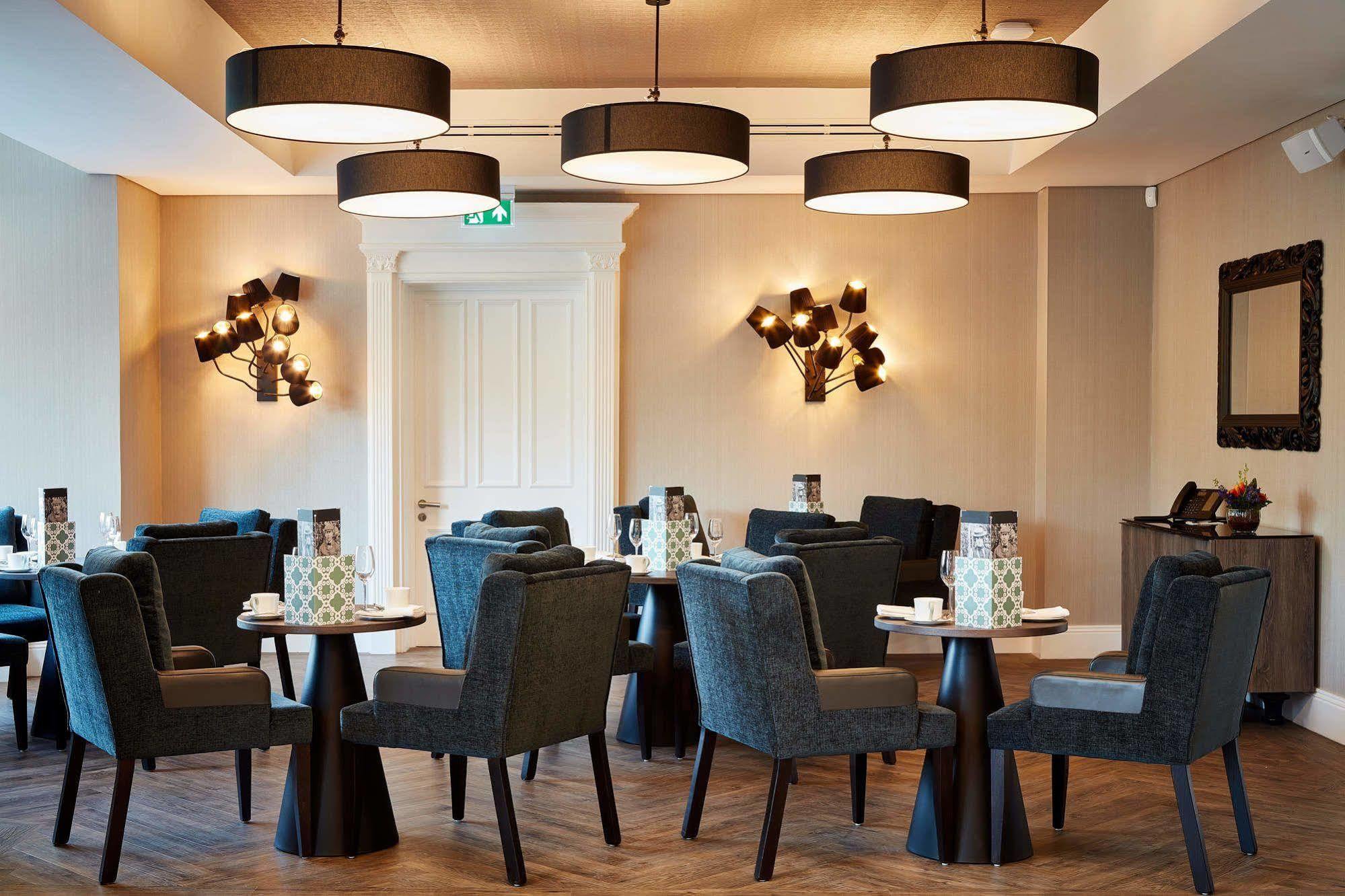 Oddfellows On The Park Cheadle  Exterior foto The restaurant at The Ivy Temple Row